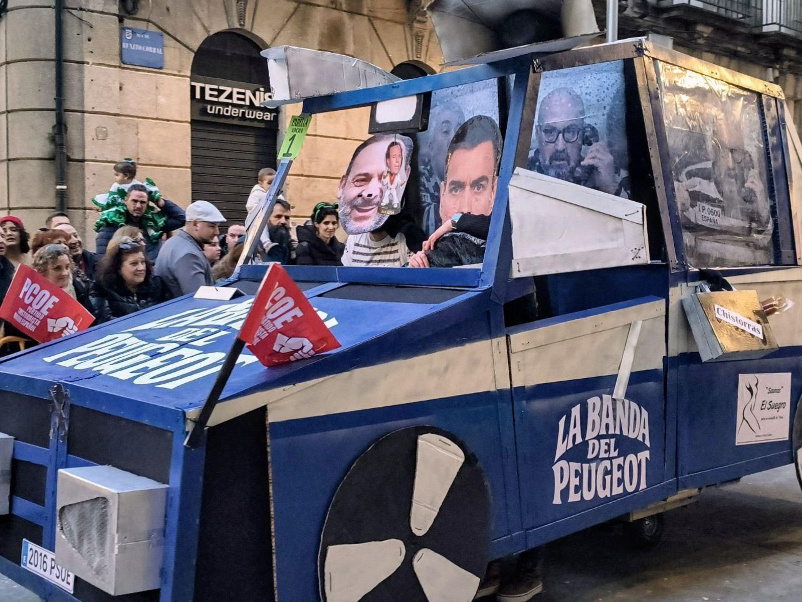 Galería | Pontevedra brilla con el multitudinario desfile del Entroido 2026
