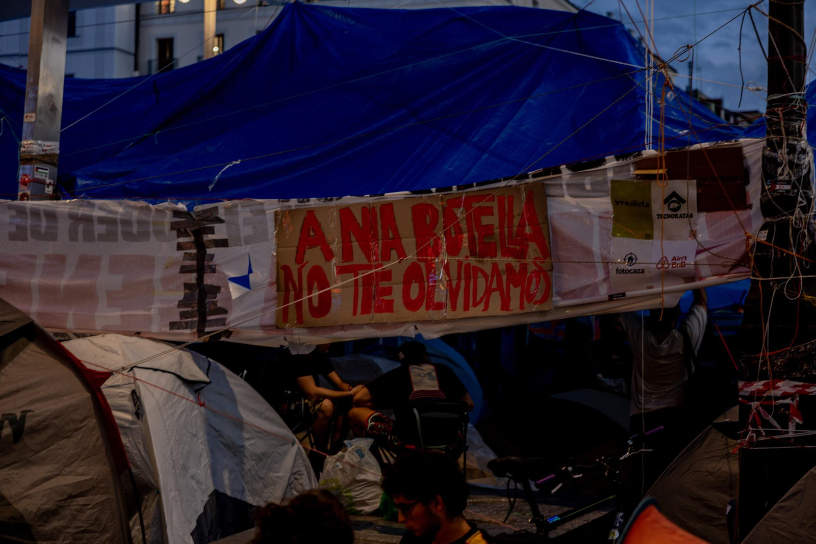 Galería | La acampada de Sol por una vivienda digna se sigue extendiendo y los congregados insisten en esta medida de presión
