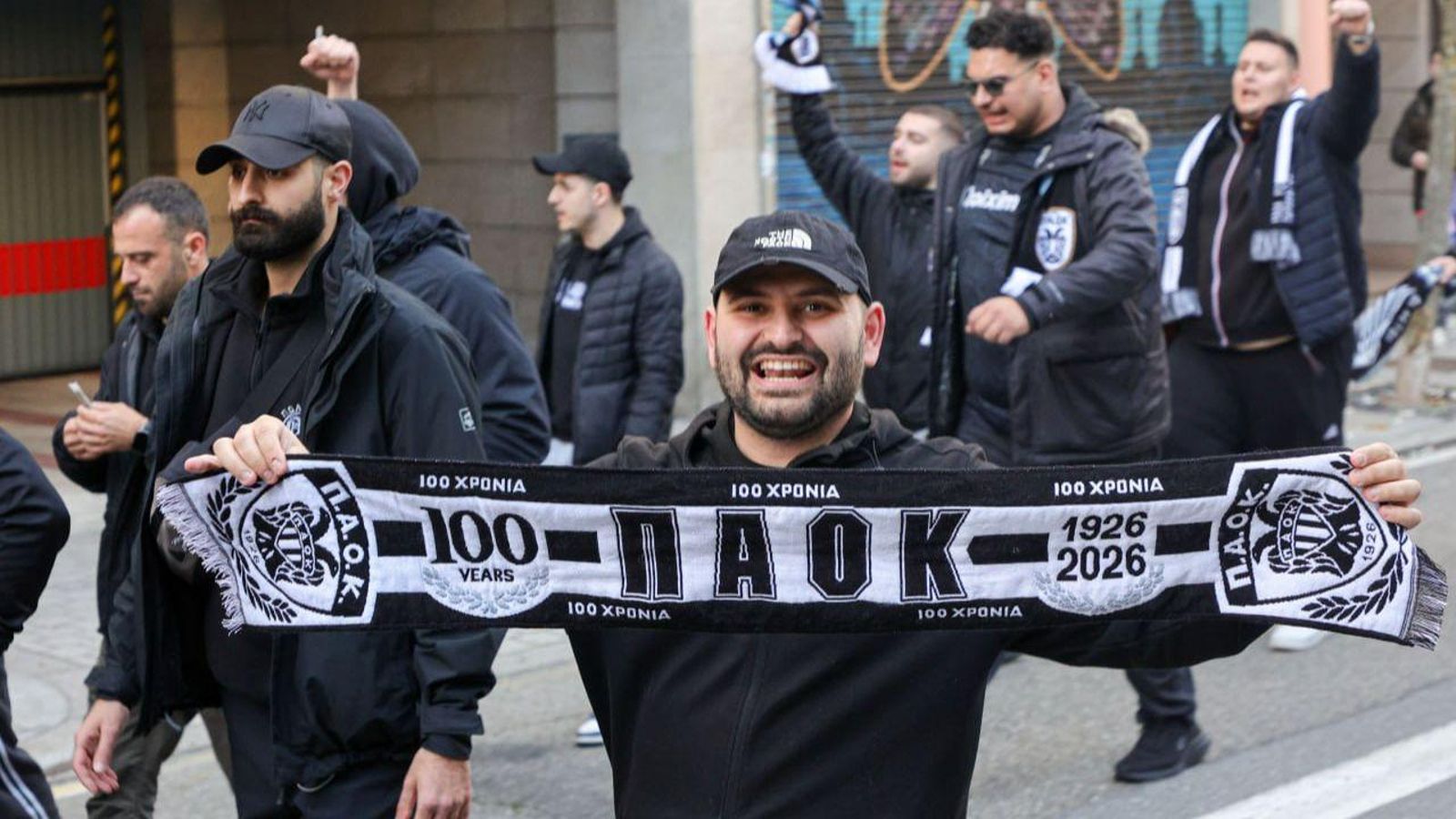 Un aficionado del PAOK en Vigo.