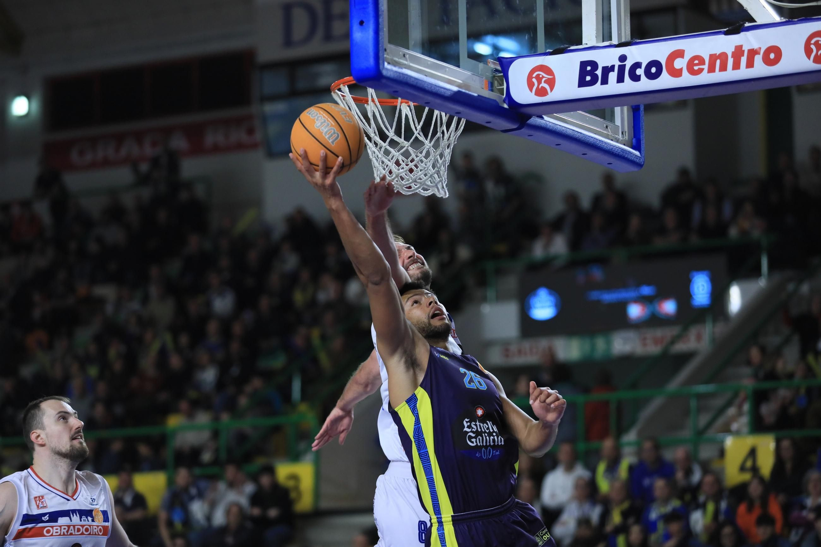 Galería | El Pazo, a reventar para el derbi COB-Obradoiro