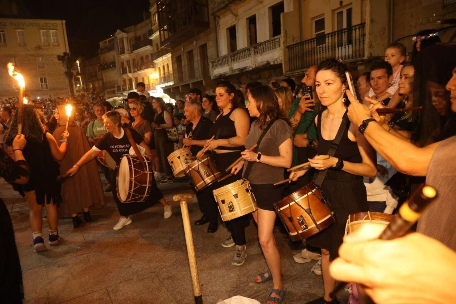 Galería | Las hogueras de San Xoán encienden Vigo y su área