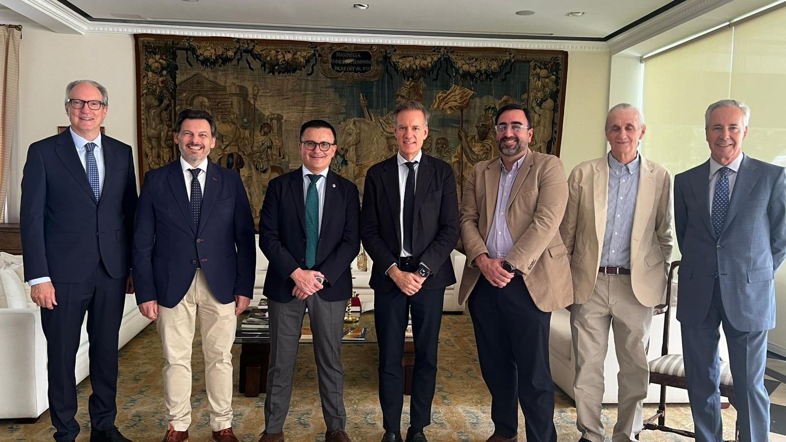 Foto de familia de autoridades  españolas y venezolanas