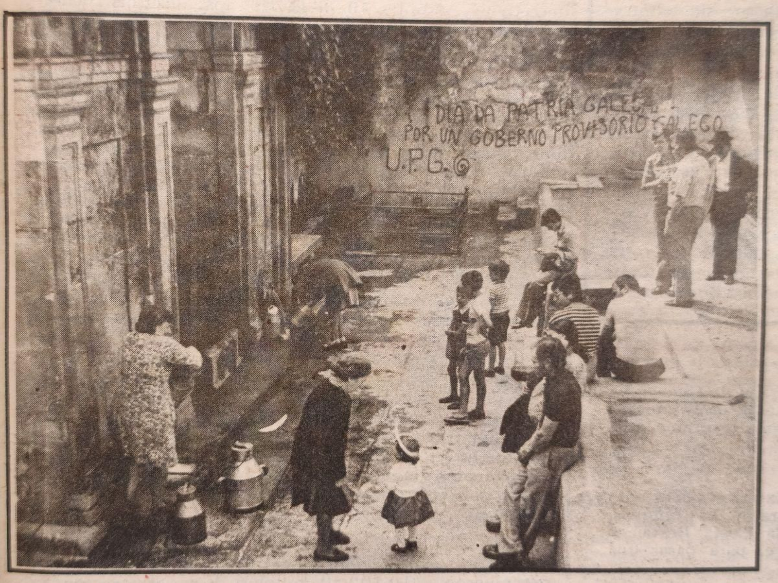 Las Burgas siempre llenas de visitantes.