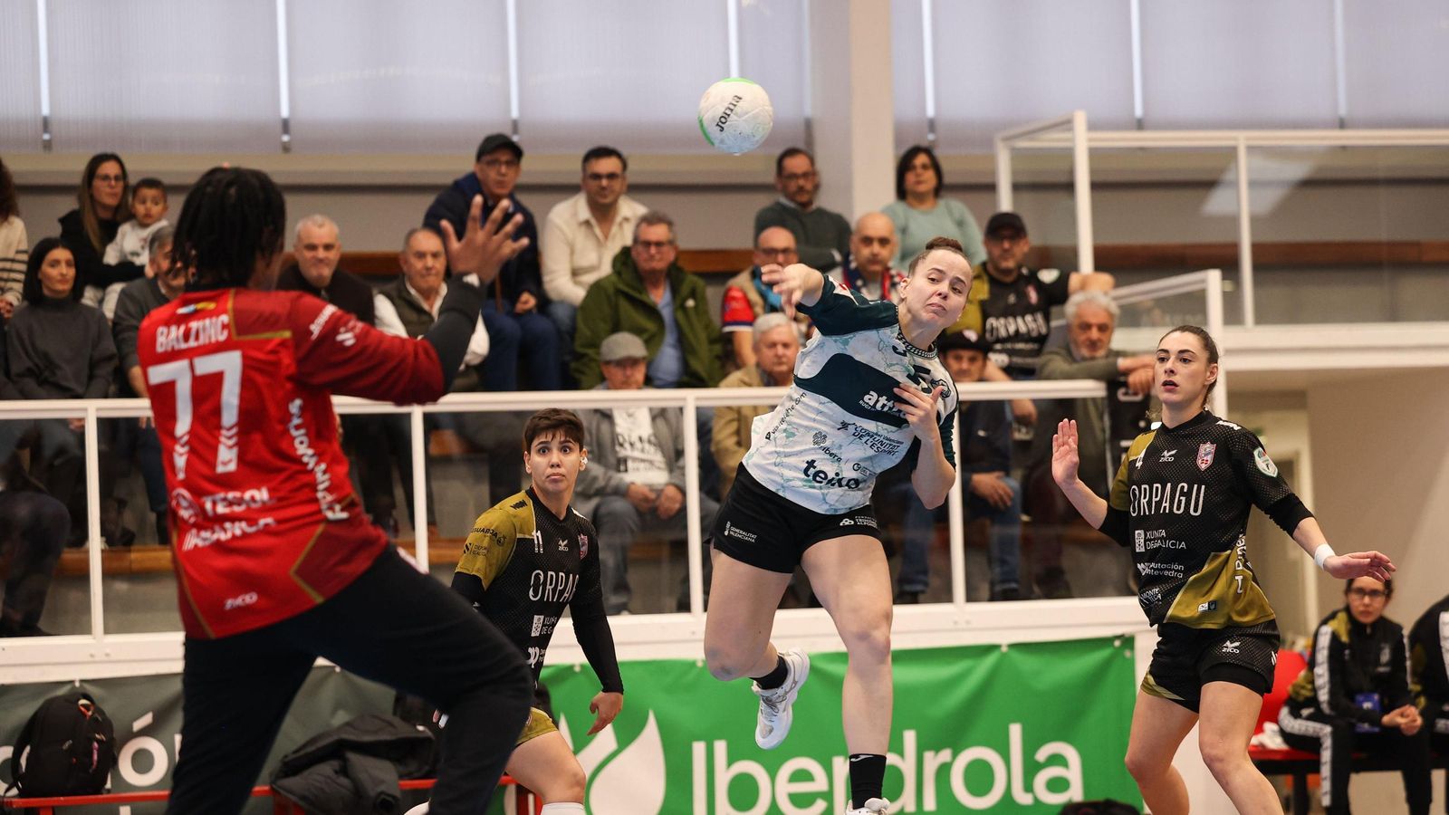 Balzinc estuvo especiamente acertada antes del descanso con buenas paradas.