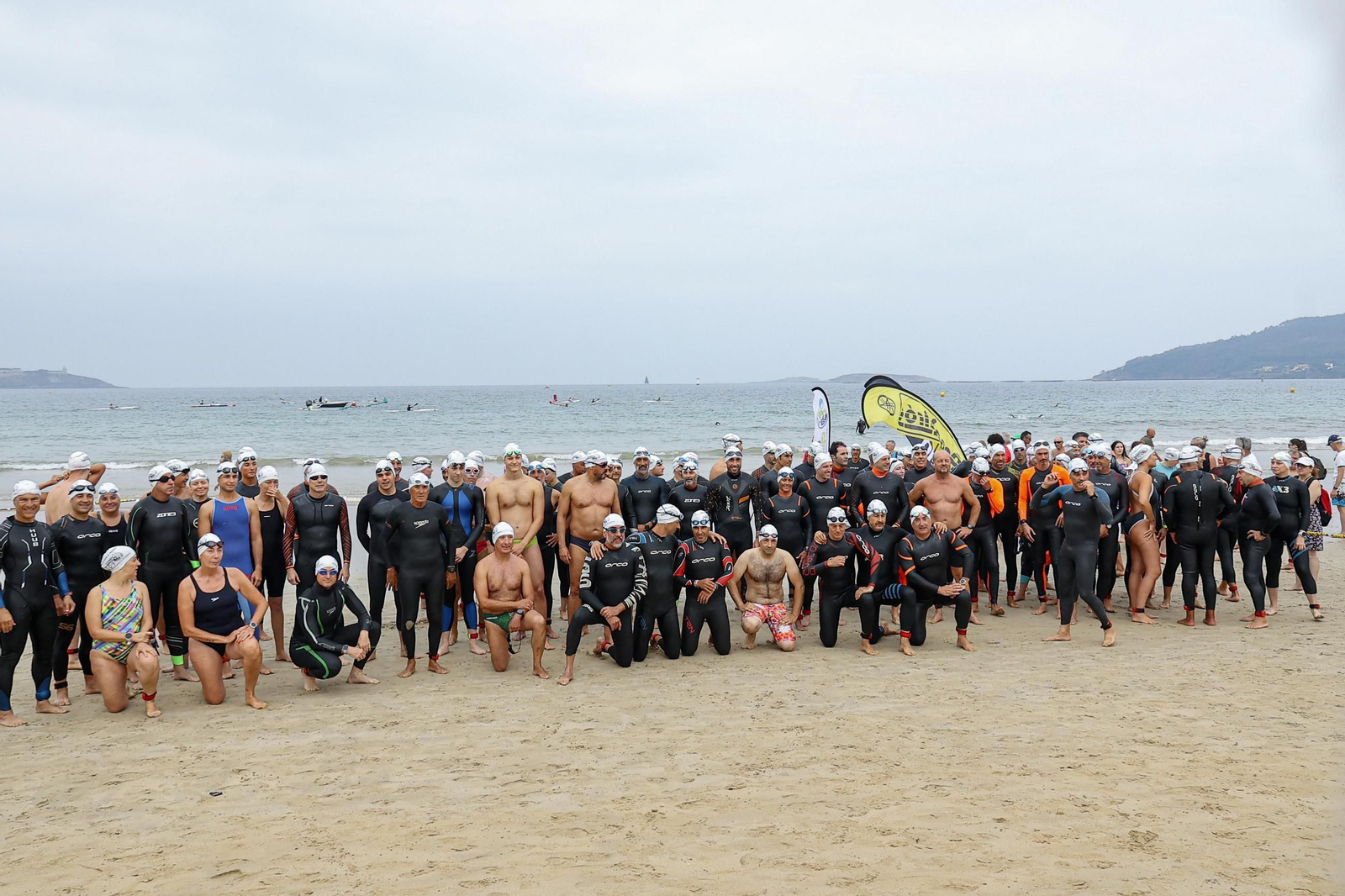Galería | Centenares de nadadores se citan en Praia América para la Travesía a nado Costa Serena 2026