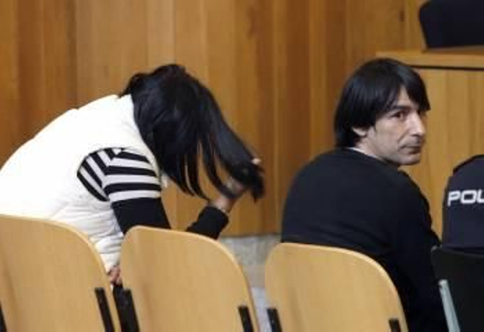 Los dos acusados, en el banquillo el pasado 7 de junio. (Foto: CABALAR)