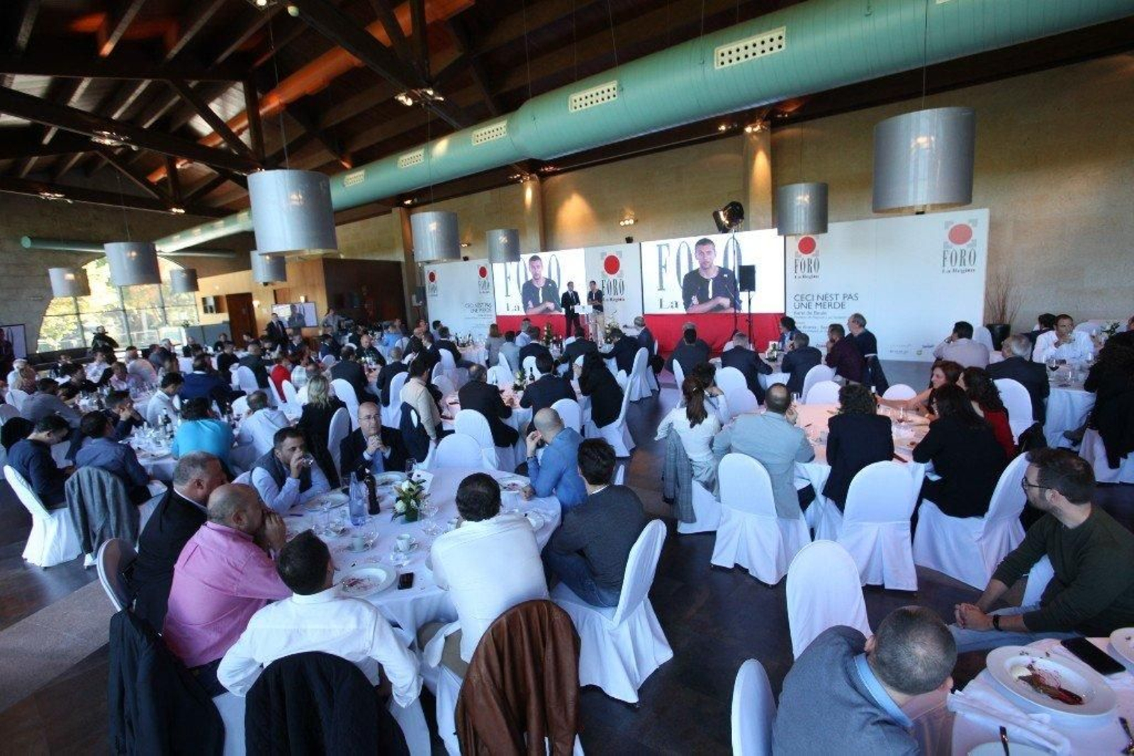 Karel de Beule, en el Foro La Región - 18