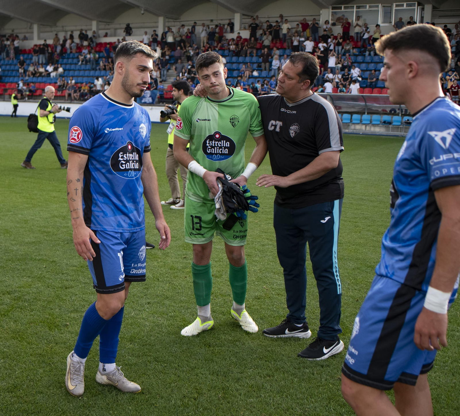 Galería | La tristeza invade O Couto con el descenso del Ourense CF