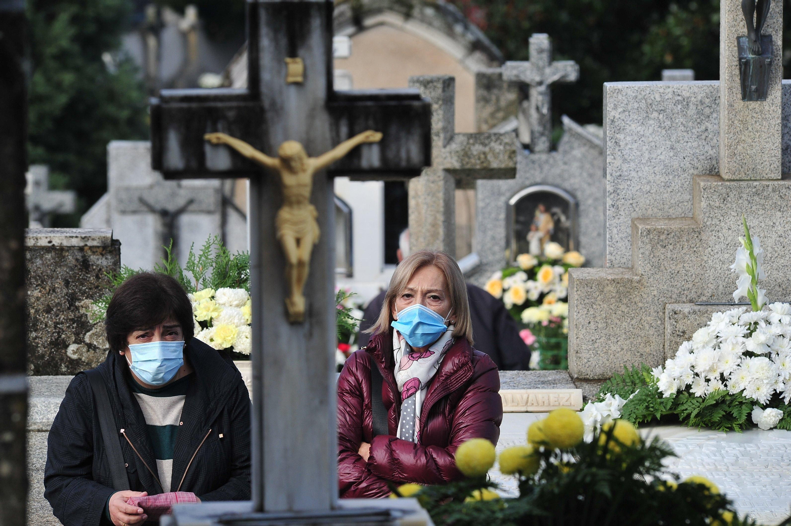 Día de Todos los Santos en el cementerio de San Francisco. José Paz