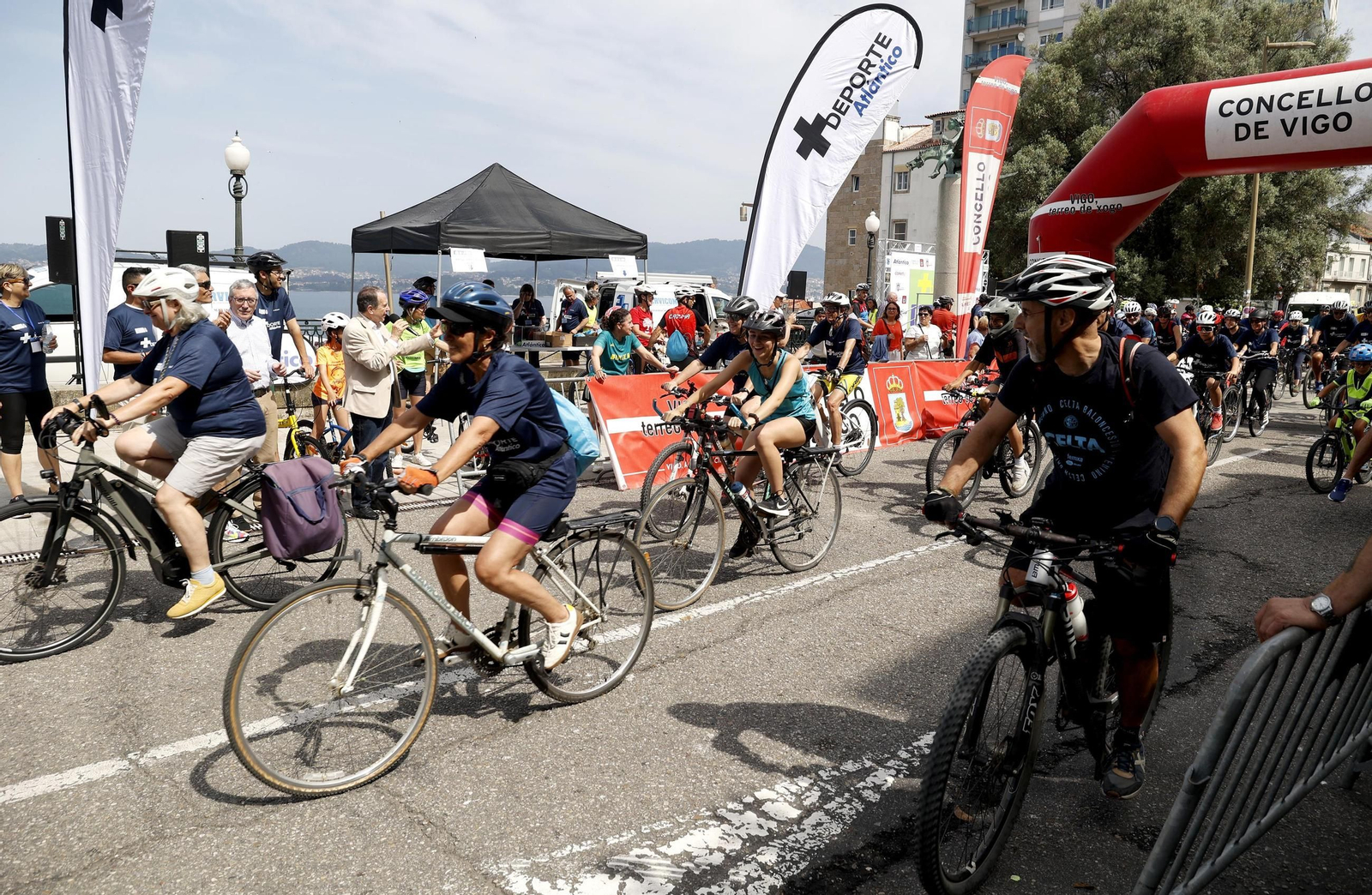 Galería | El ciclismo toma Vigo con la primera edición del Día de la Bici de Atlántico