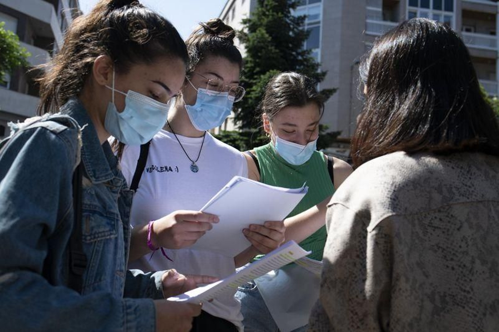 Estudiantes en el Campus de Ourense // FOTO: XESÚS FARIÑAS