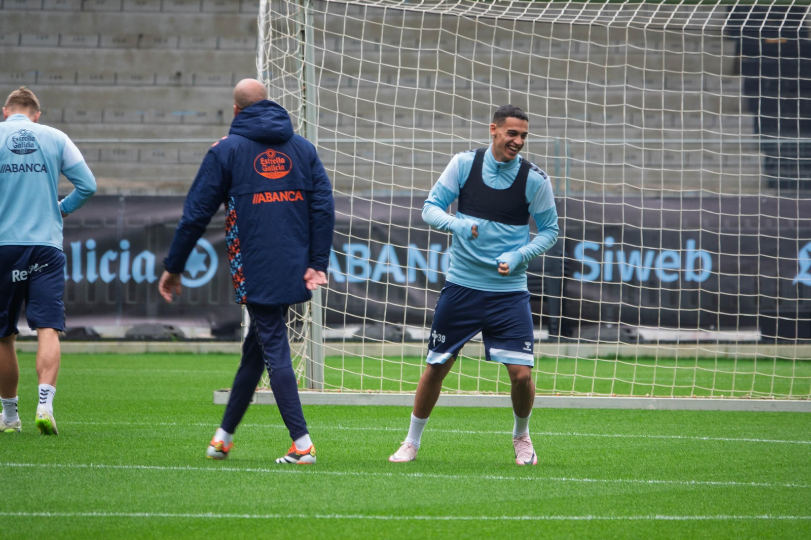 Galería | Entrenamiento multitudinario del Celta en Balaídos