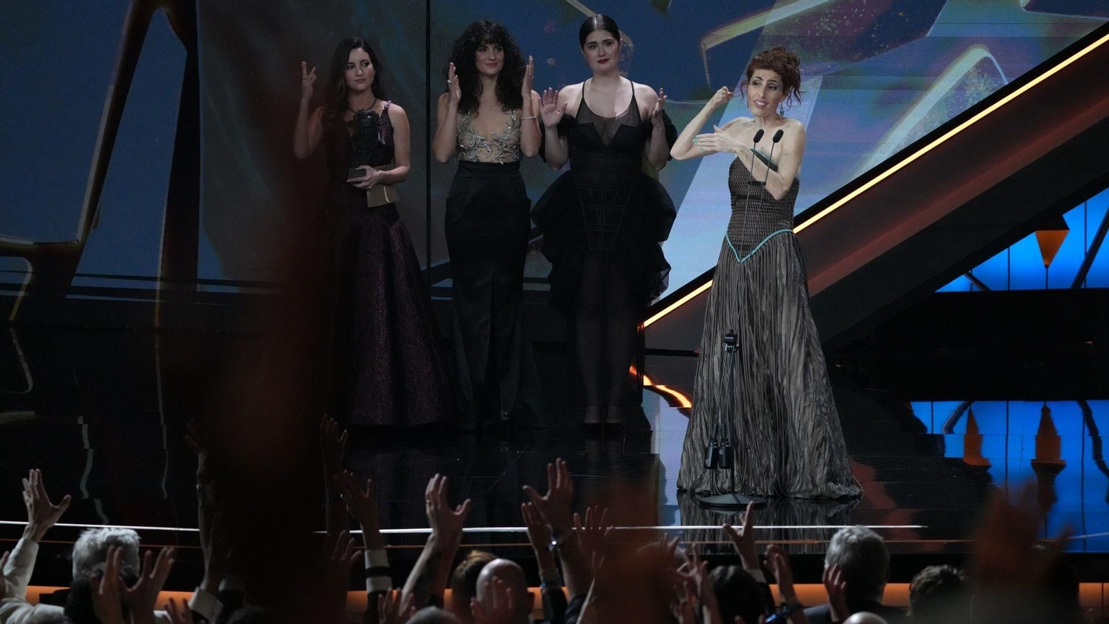 La actriz Miriam Garlo recoge el Goya a mejor actriz revelación por 'Sorda'.