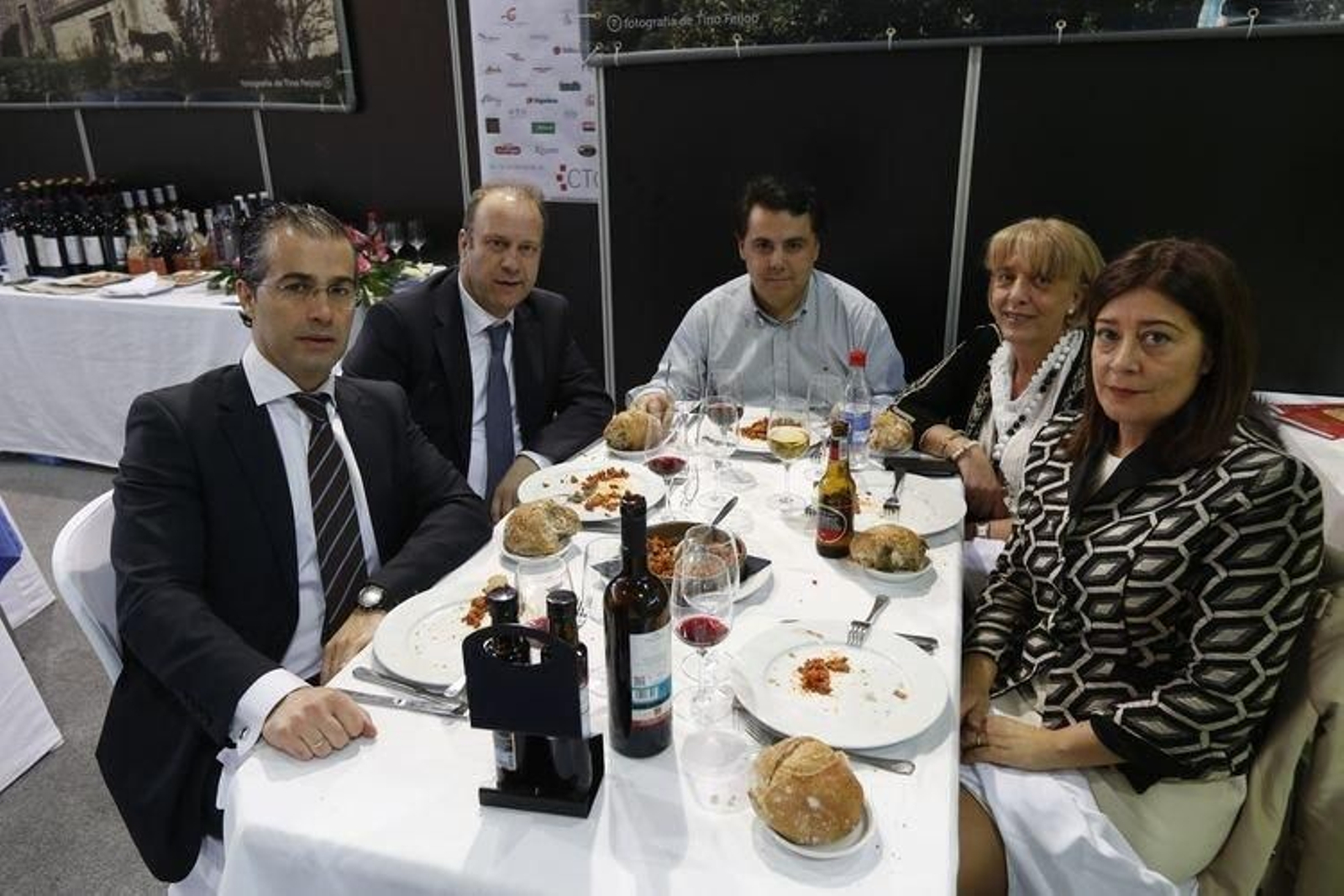 Ourense. 06-03-15. Local. Xantar.
Jaime, Jose Manuel, Julio, Marisol, Rosa.
Acea da costa
Foto: Xesús Fariñas