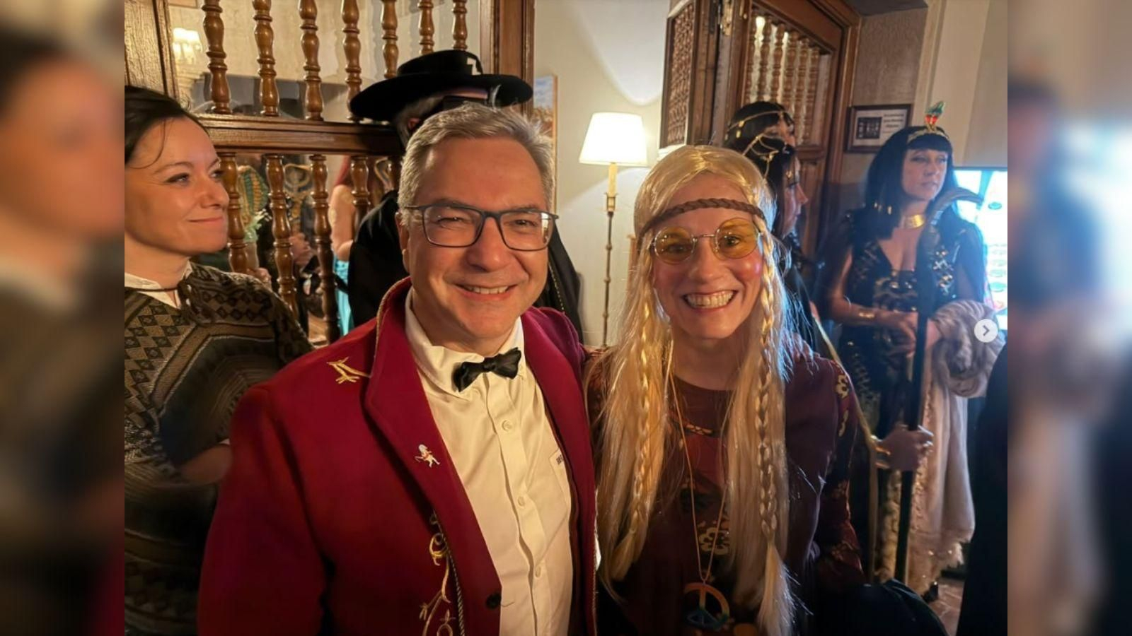 Galería | Los políticos gallegos también se disfrazan en el Entroido, de Drag Quees a Femme Fatale