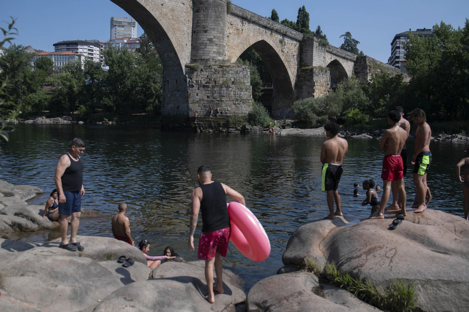 Galería | Ourense vive un domingo asfixiante a más de 40 grados, en fotos