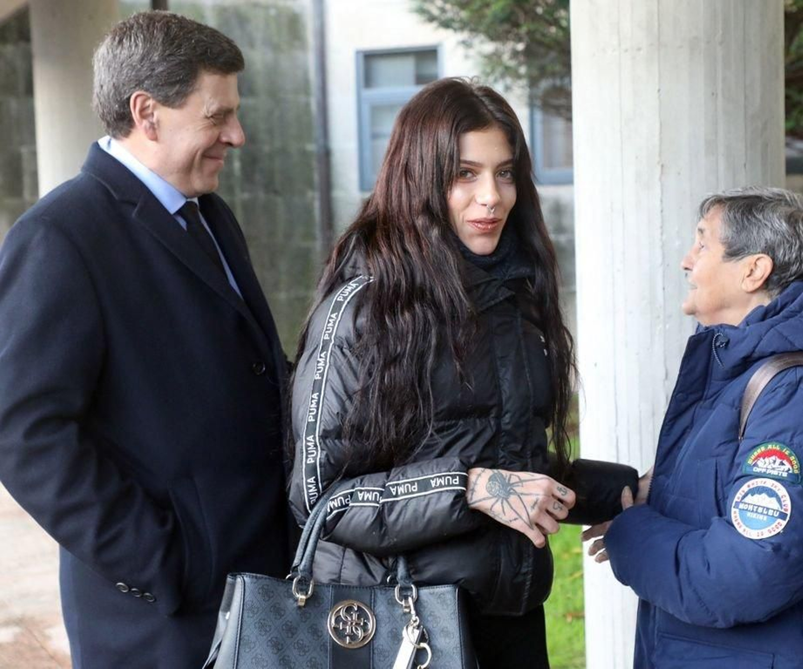 Juan Carlos Quer y su hija Valeria, a su llegada a la sede de los juzgados de Santiago de Compostela.