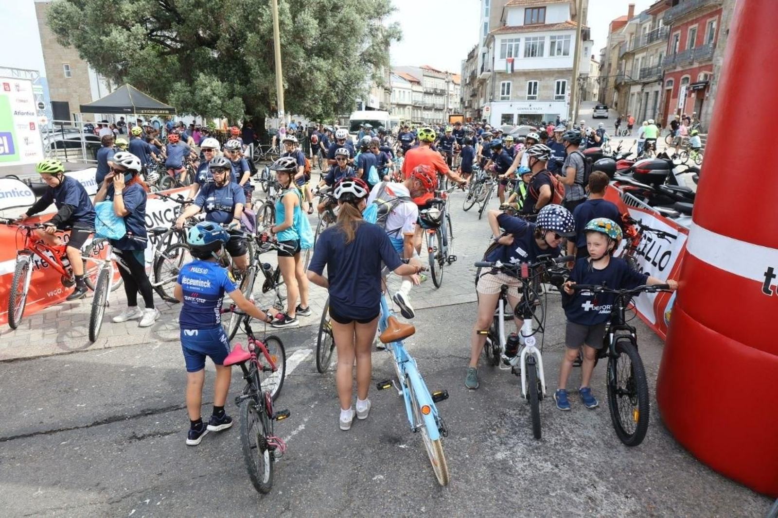 Galería | El ciclismo toma Vigo con la primera edición del Día de la Bici de Atlántico