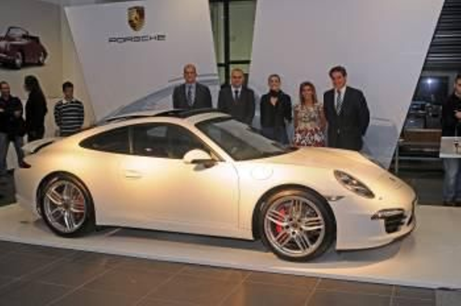 Un momento de la presentación en Centro Porsche Vigo del nuevo 911.