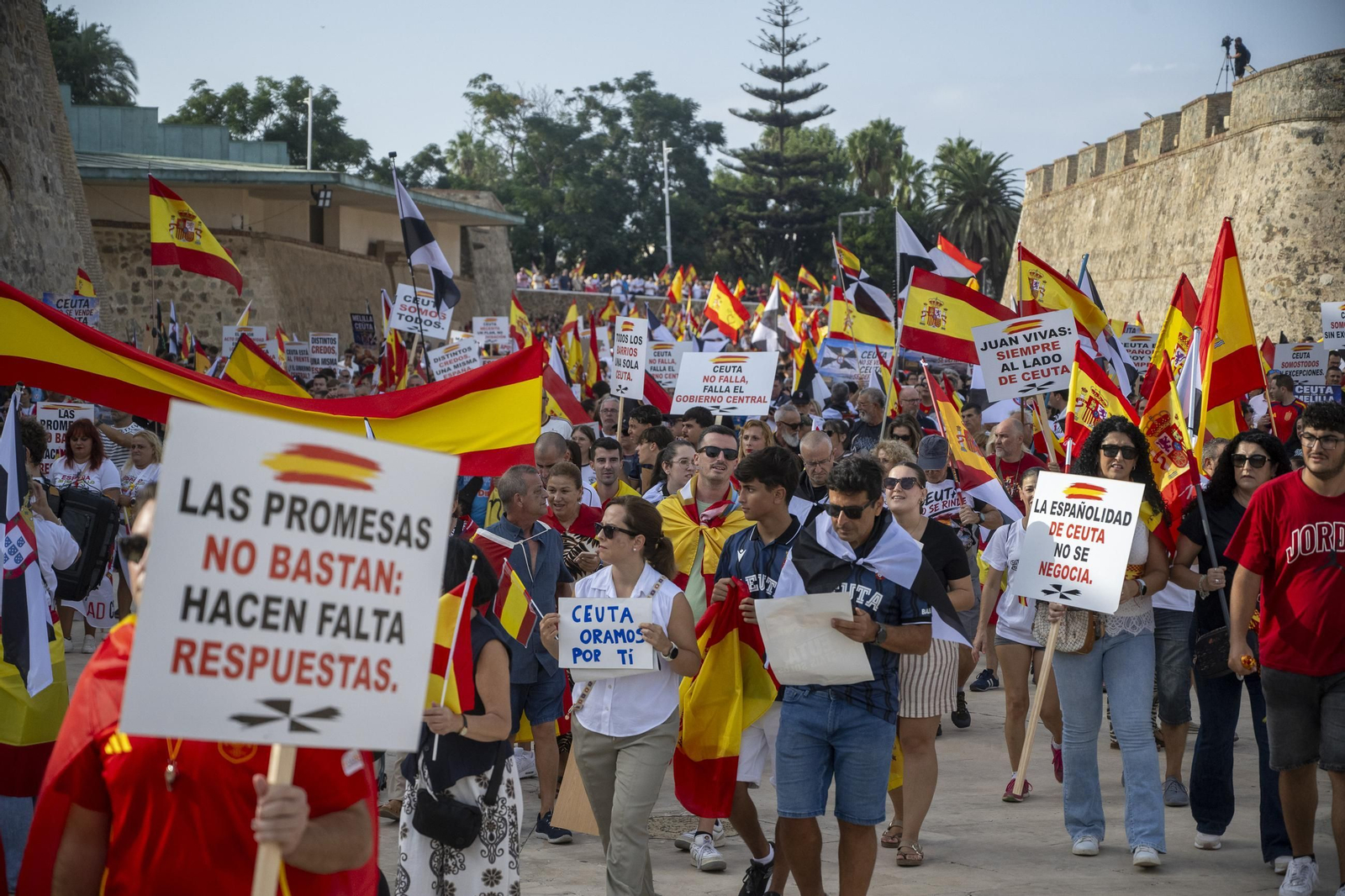 Concentración en Ceuta para protestar por la crisis migratoria con motivo de la celebración del Día de Ceuta.