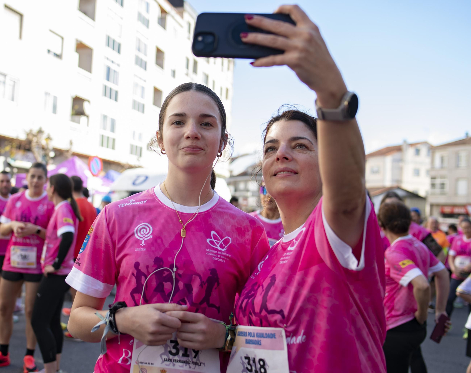 Galería | A Valenzá se tiñe de rosa con la III Carreira pola Igualdade
