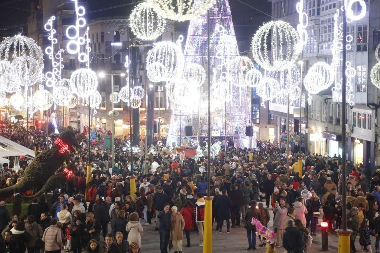 Los turistas invaden Vigo en el Puente282