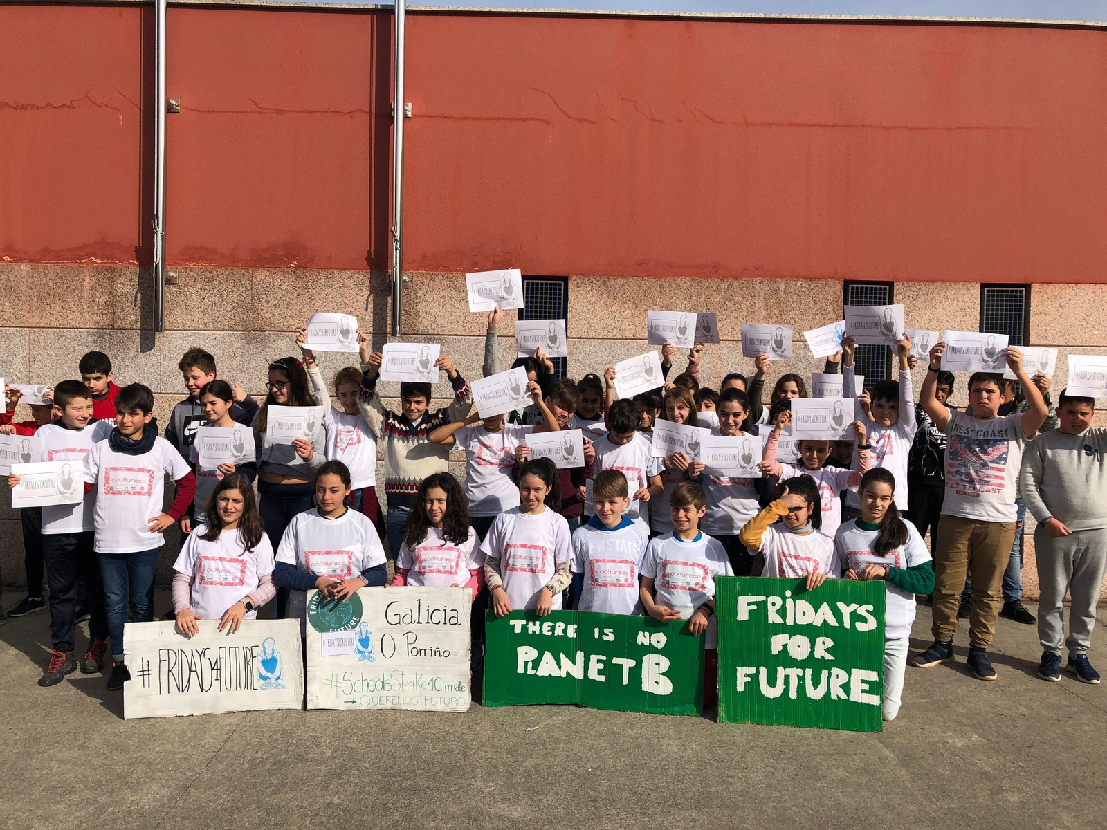 Los alumnos en la jornada  Fridays for Future.
