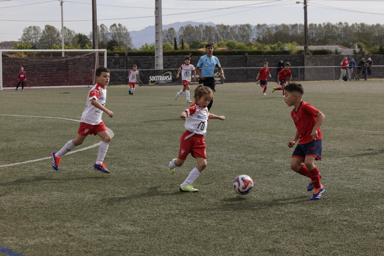 Galería | La fase intermedia del Campeonato Gallego de Fútbol 8 aterriza en Xinzo de Limia