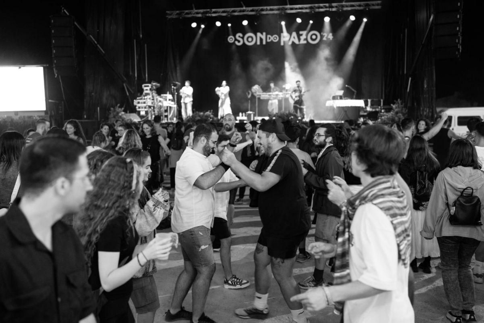 La música y baile tradicional reinará en el Pazo de Mos.