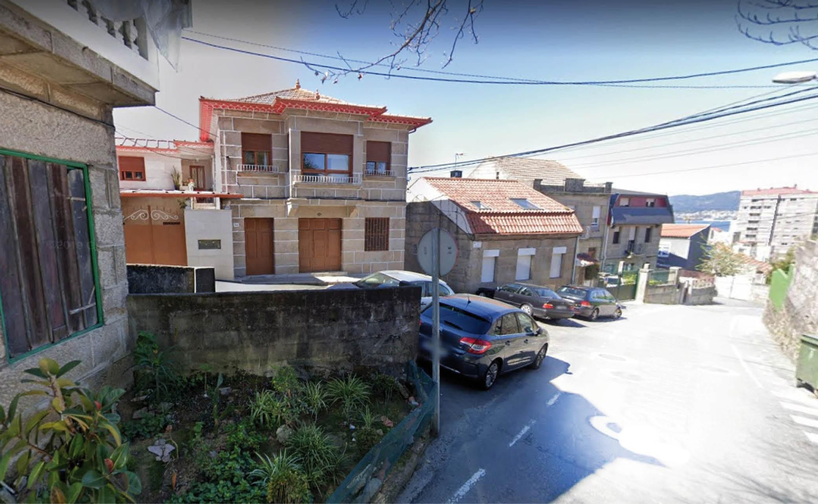 O CHOUZA, DEBAJO DE AS TRAVESAS