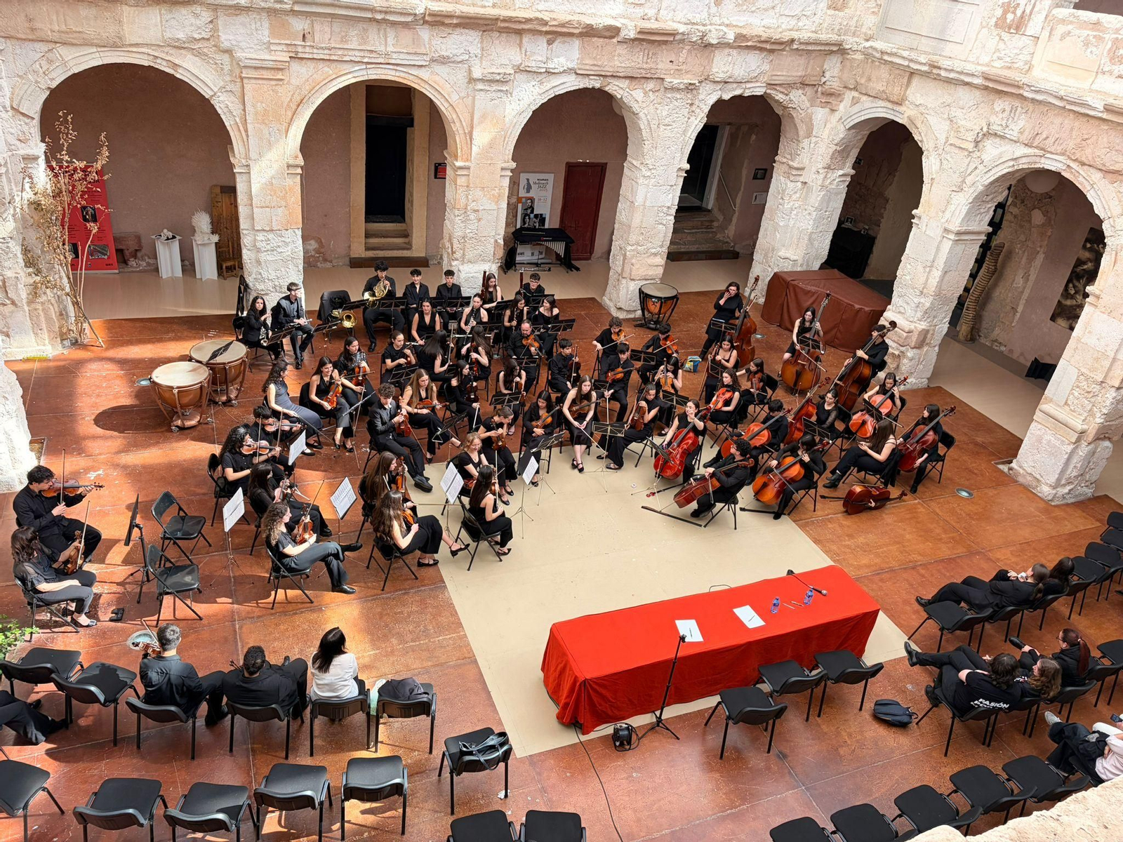 Galería |  La Orquesta del Conservatorio profesional de Música de Ourense destaca en Medinaceli