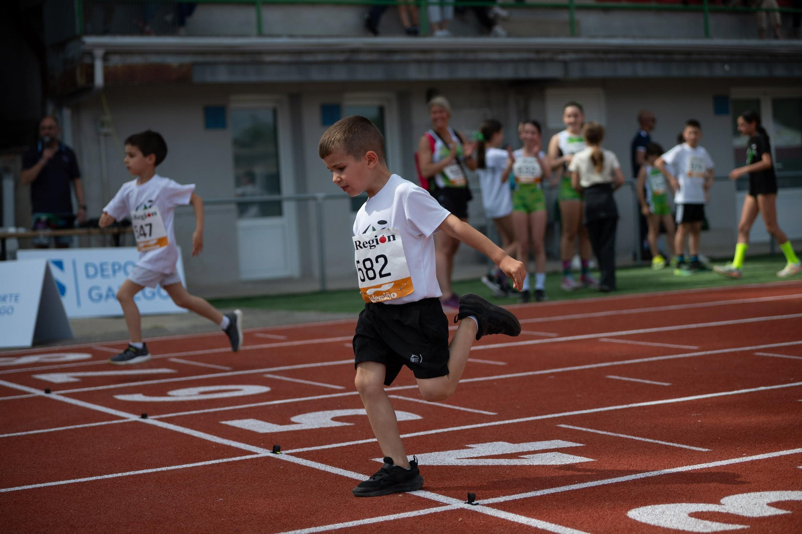 Galería | El atletismo ourensano disfruta en el 1er Trofeo Germán González