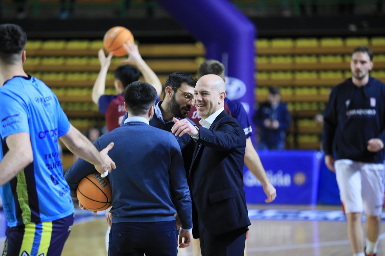 Galería | El Pazo, a reventar para el derbi COB-Obradoiro