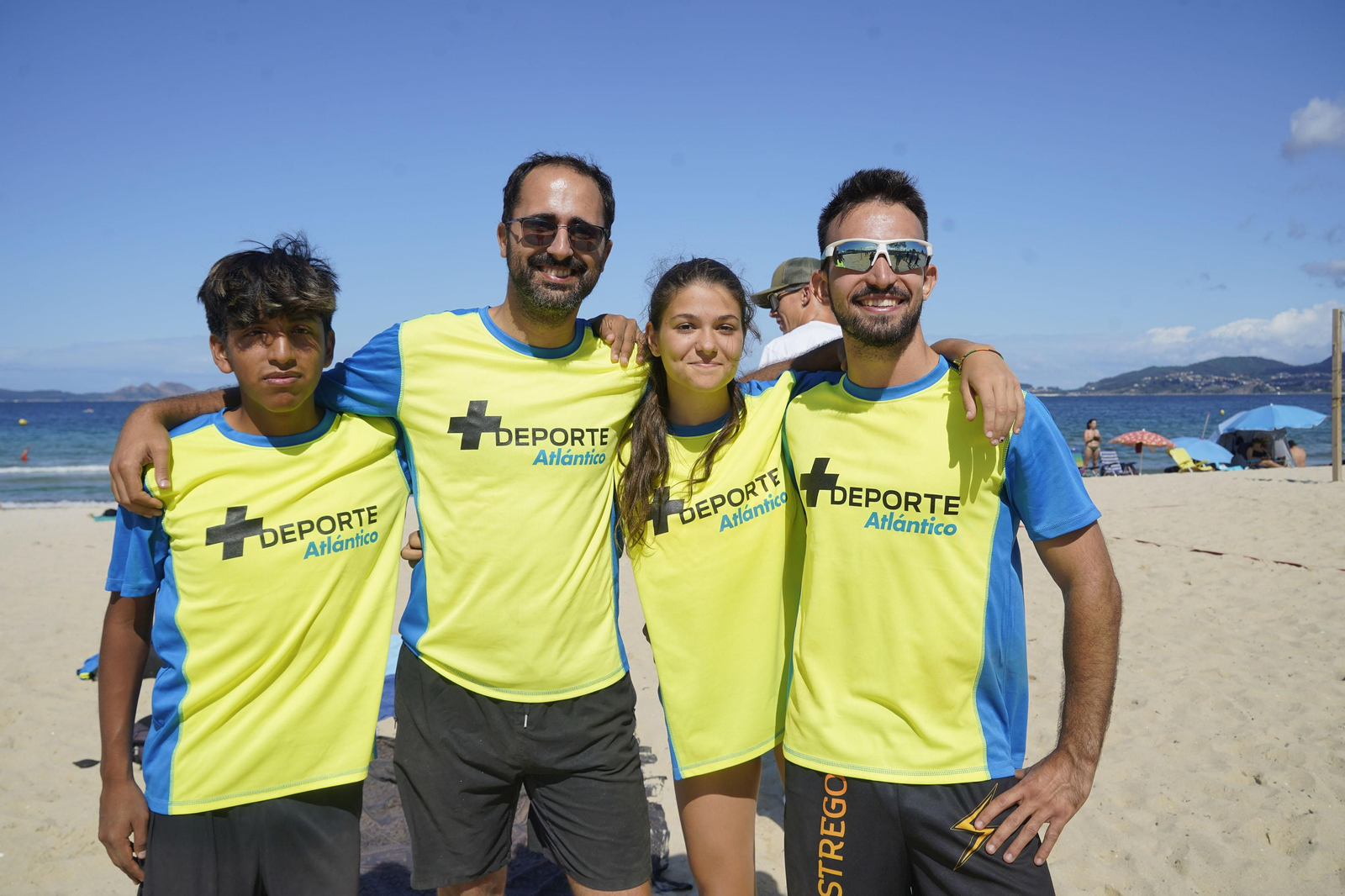 Participantes en el III Torneo Atlántico de voley playa.