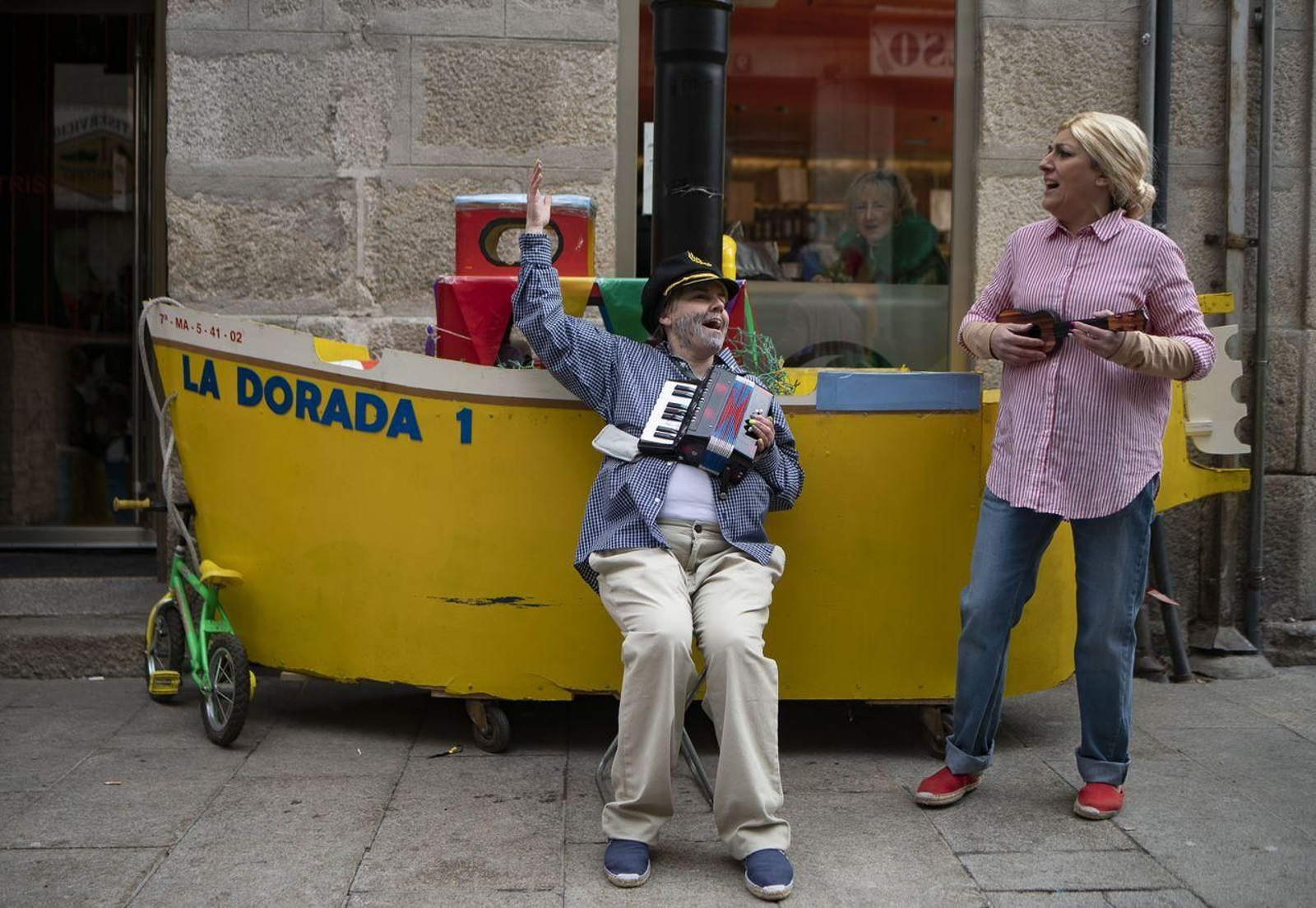 Xinzo de Limia. 26/02/2023. Derradeiro domingo do ciclo do Entroido de Xinzo de Limia, o Domingo de Piñata.
Foto: Xesús Fariñas