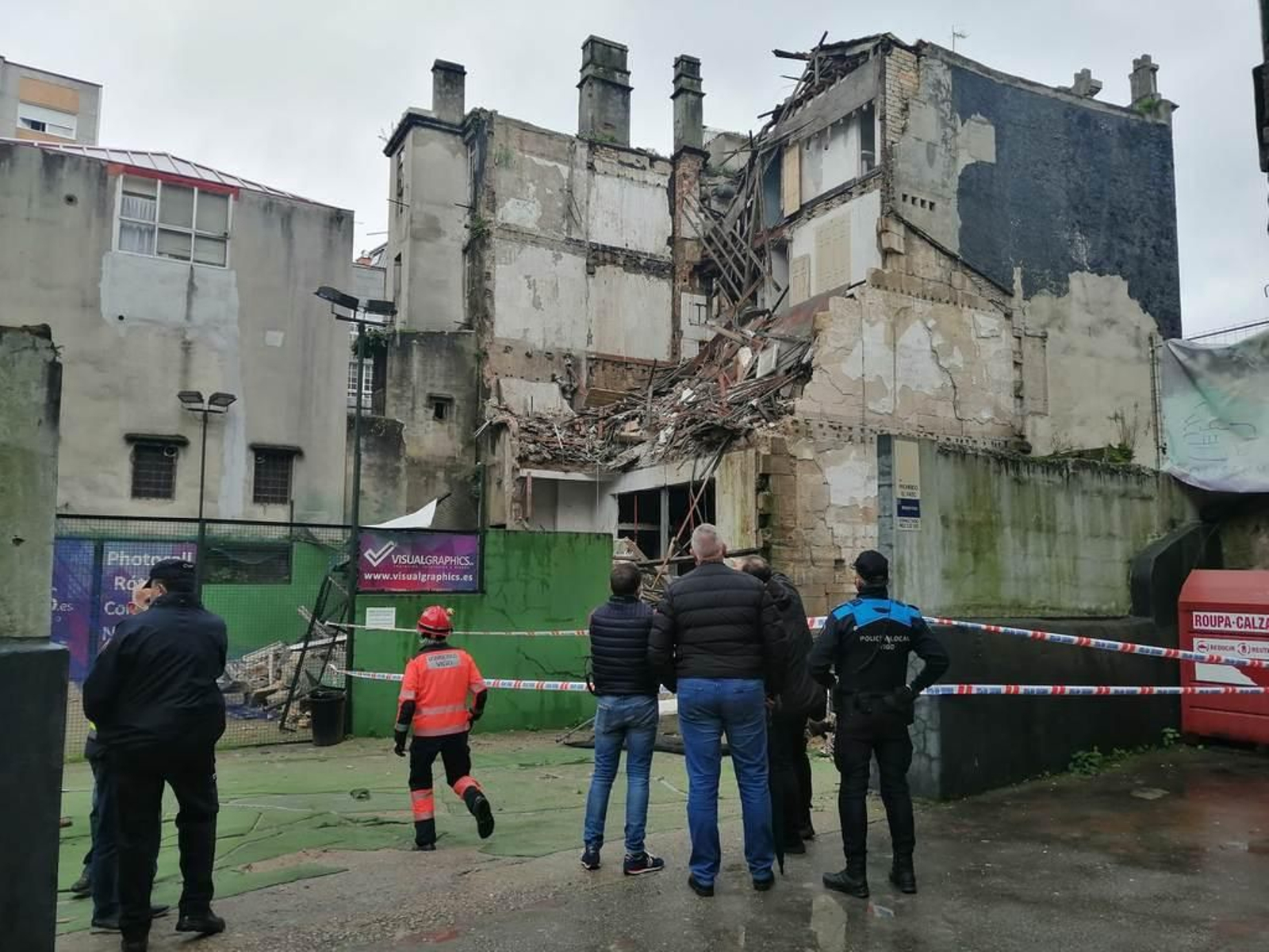 Se derrumba un edificio en el centro de Vigo _ Vicente Alonso 12