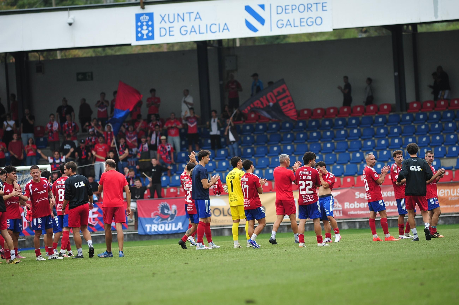 Galería | O Couto disfruta del buen tiempo y el empate de la UD Ourense ante el Cacereño