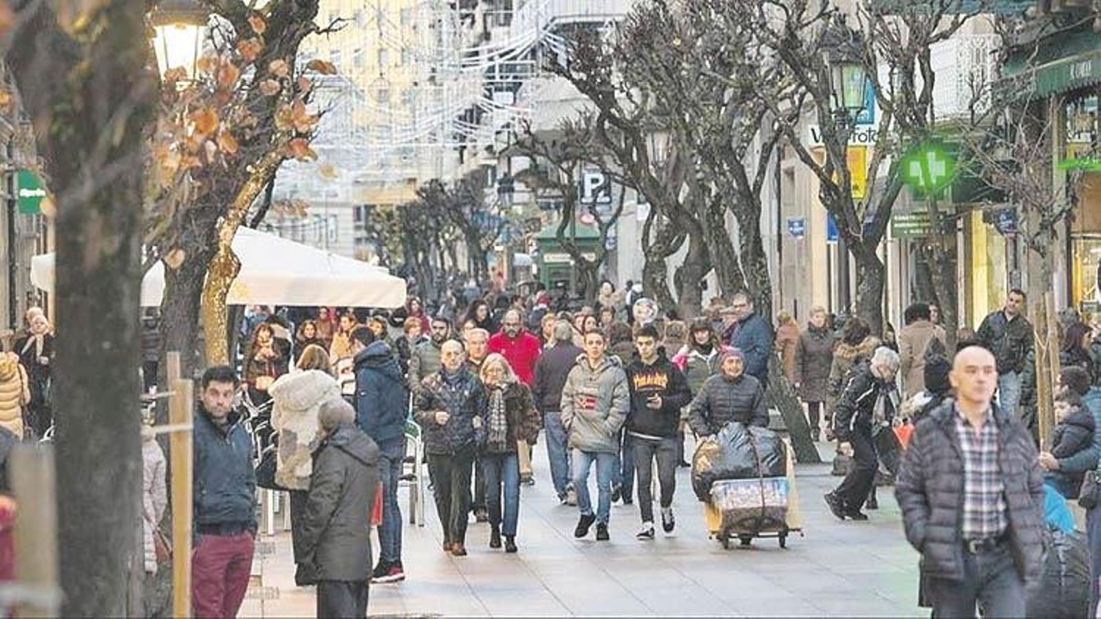 La Calle del Paseo llena de gente.