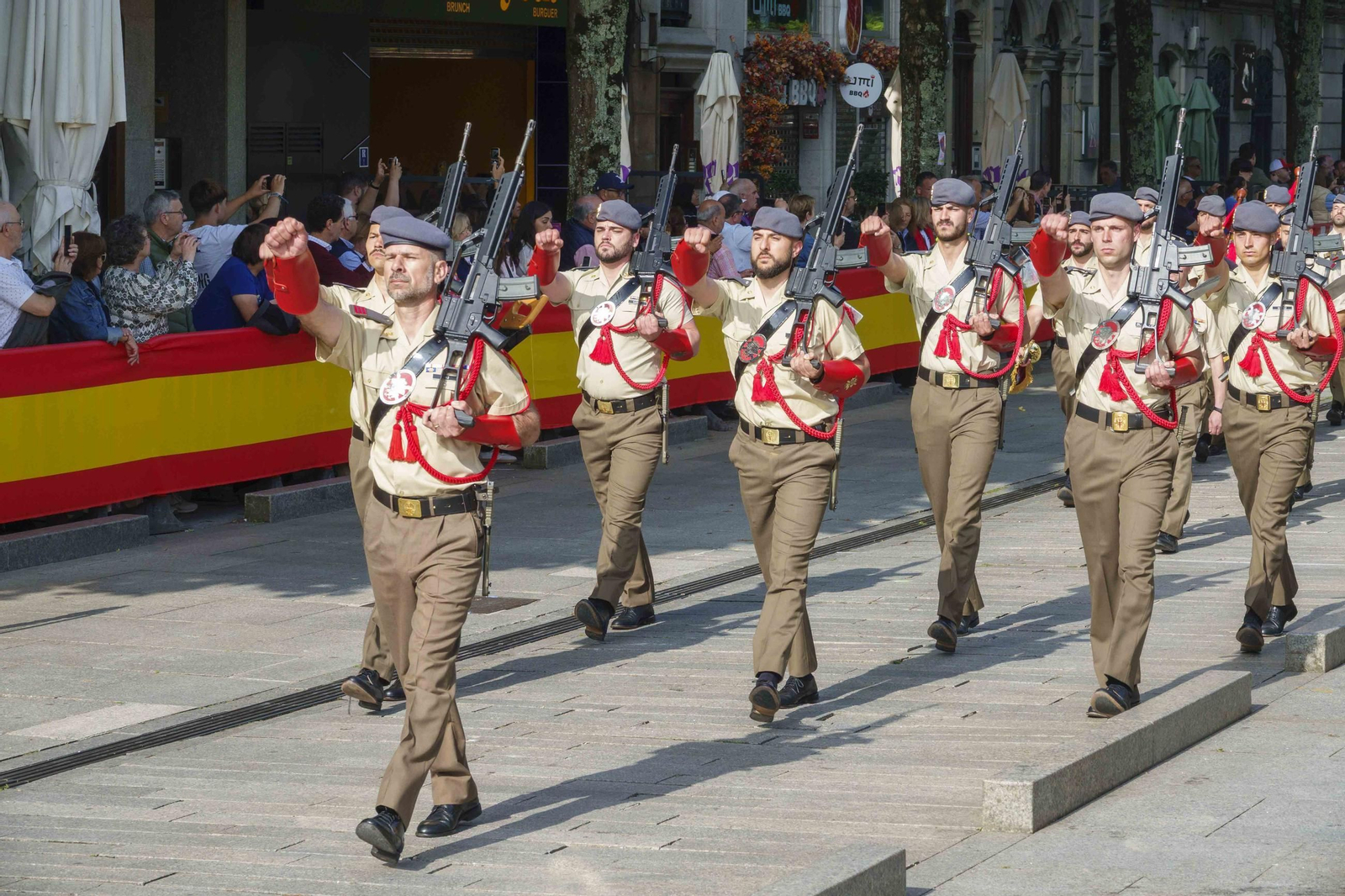 Galería | Comienza la programación del Día de las Fuerzas Armadas en Vigo