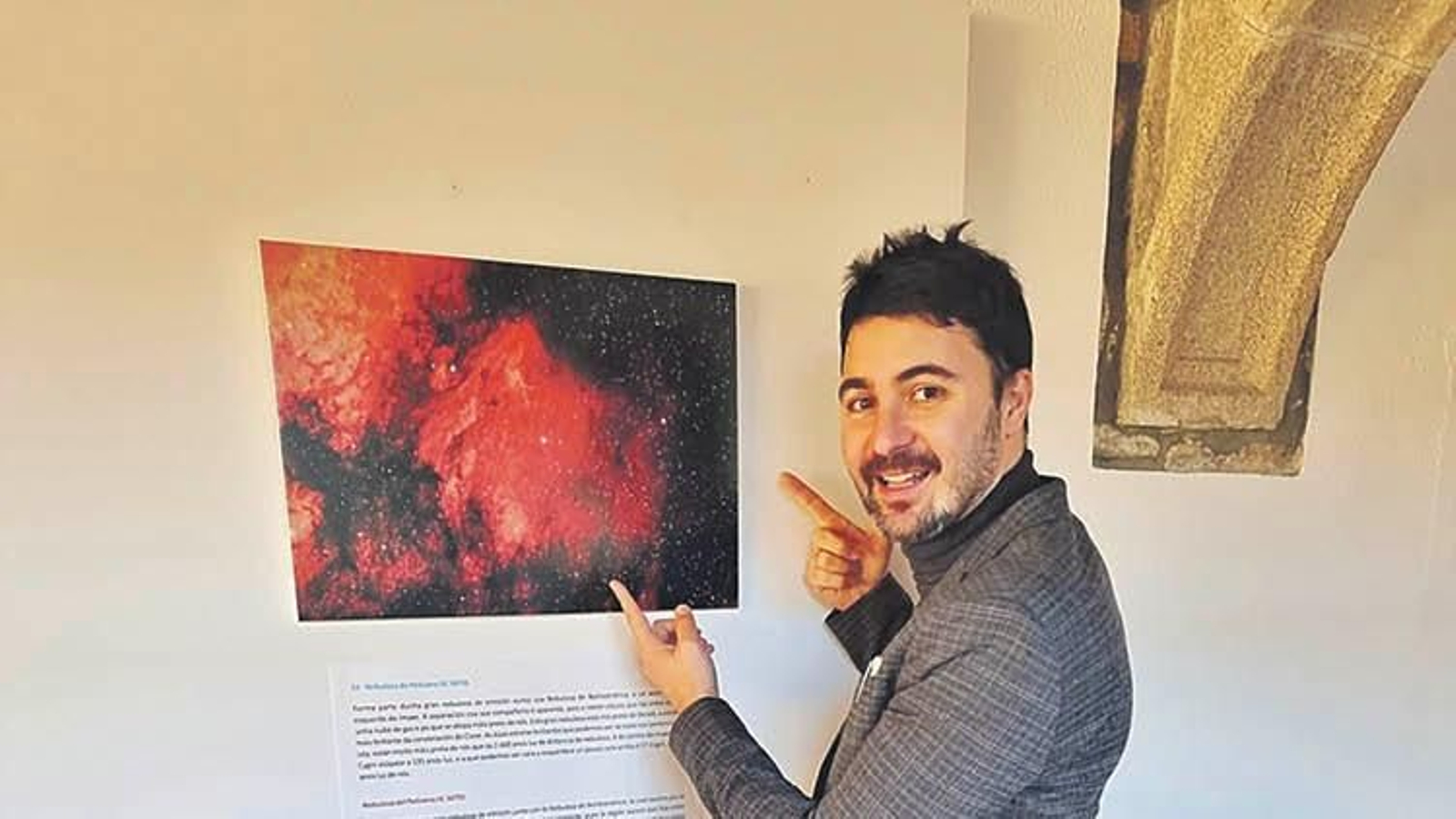 Francisco Javier Cerdán en Fonseca, ante una fotografía.