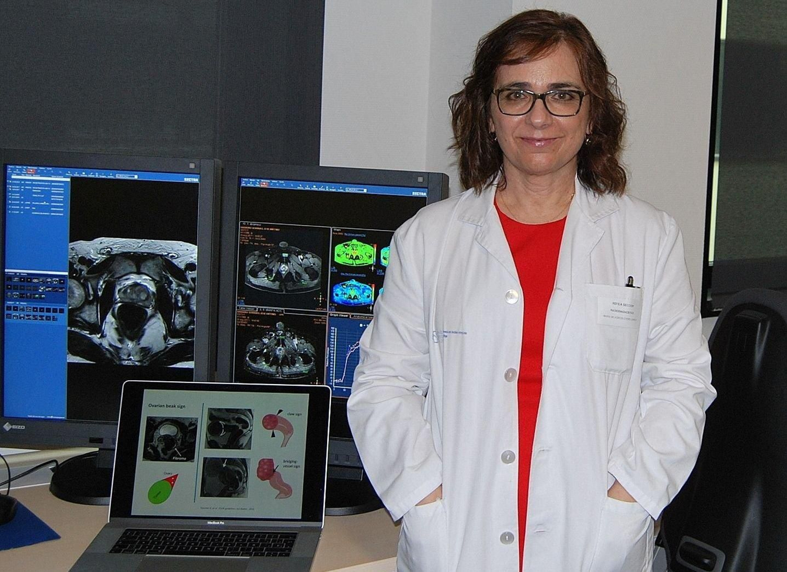 La doctora Milagros Otero en el Complejo Vigués.