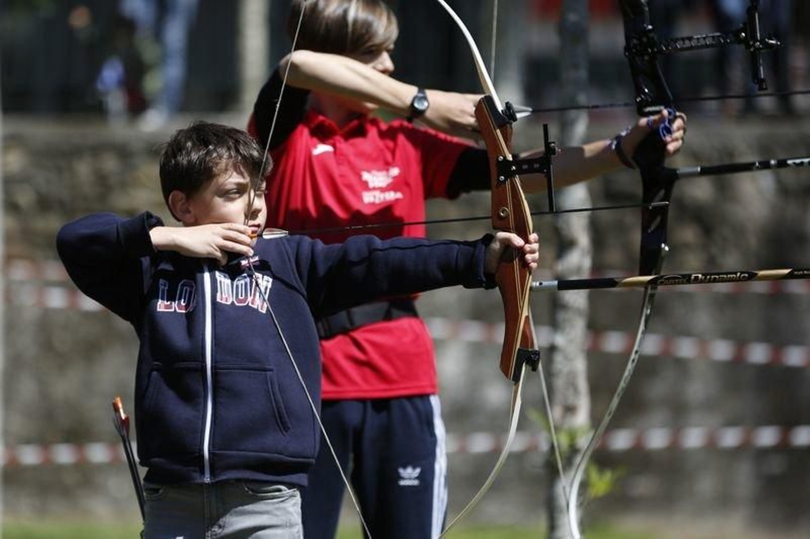 Mucho personal joven en la jornada en el Malecón barquense (XESÚS FARIÑAS).