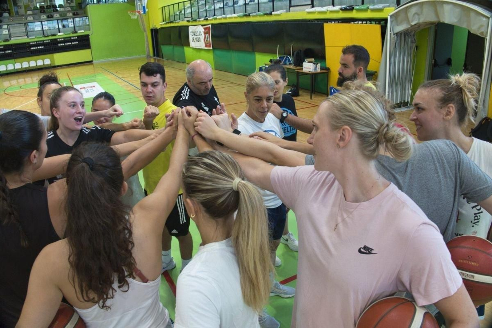 Cristina Cantero dio la bienvenida a las nuevas e incidió en el aspecto grupal.