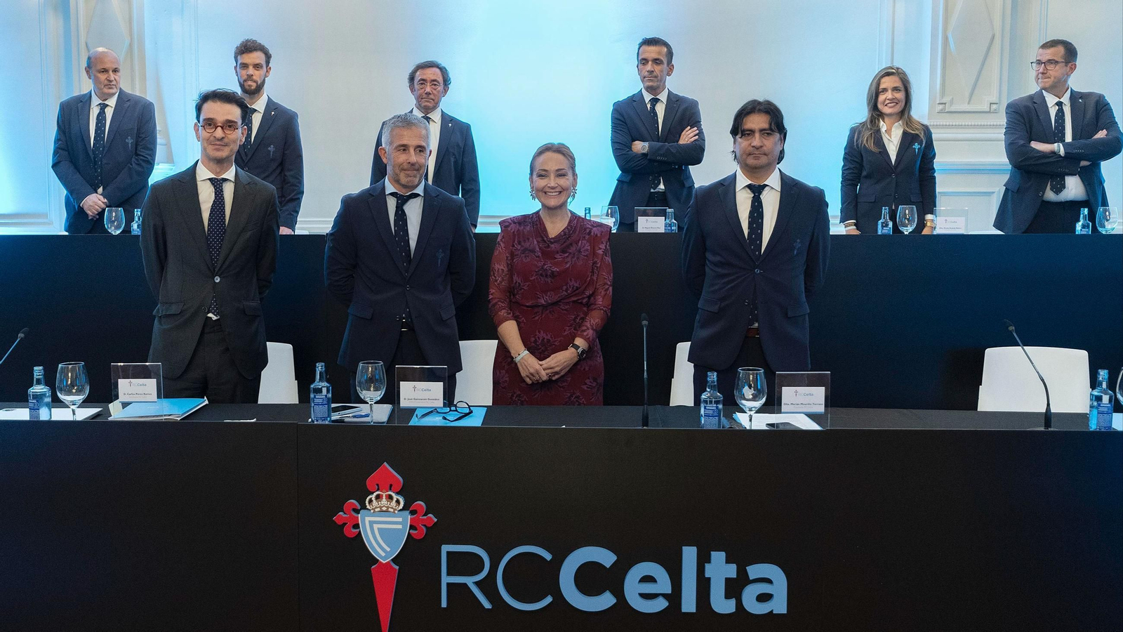 José Gainzairain, a la derecha de Marián Mouriño, en la última junta de accionistas del Celta.