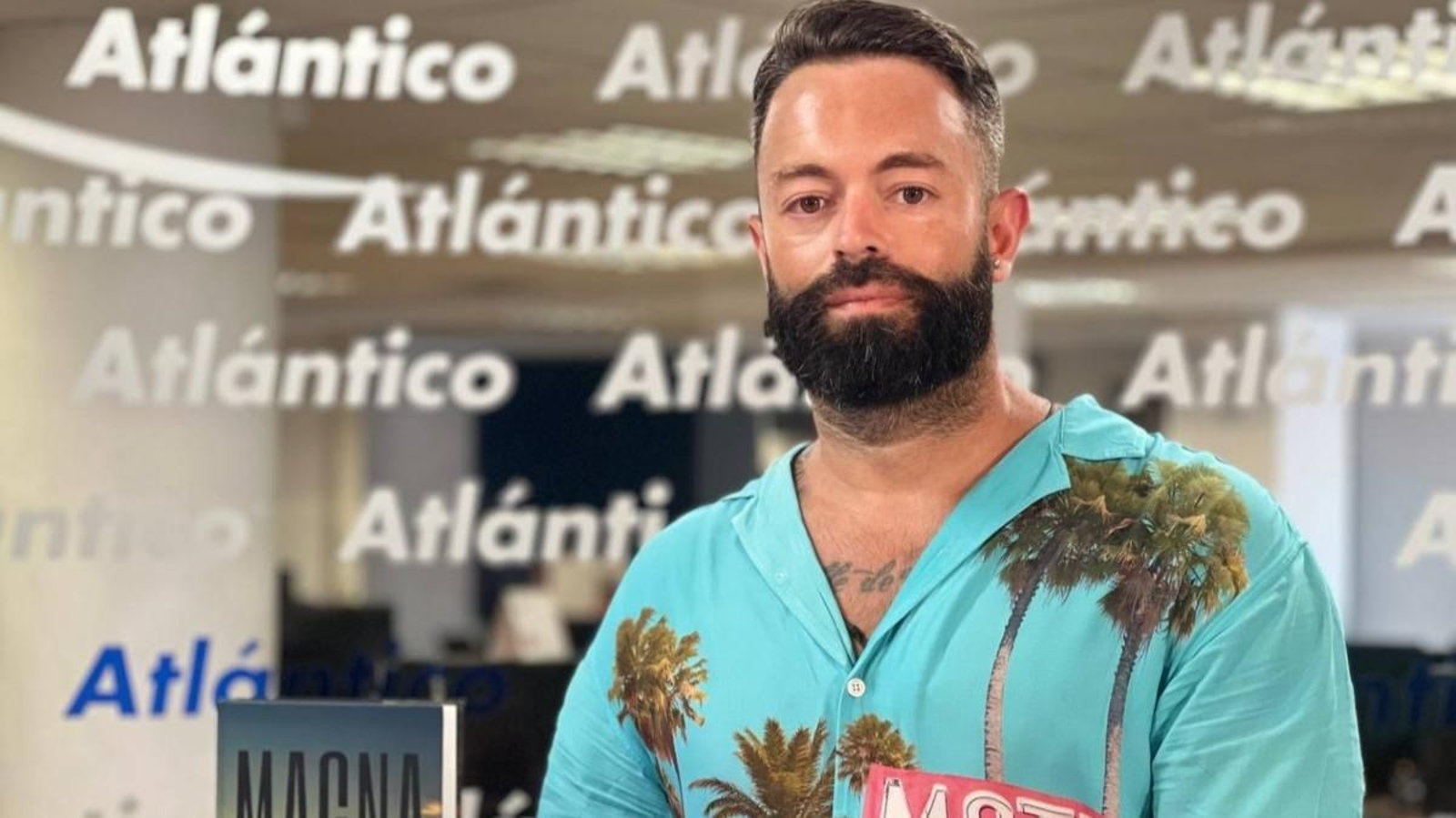 Ramón Otero, en el set de Atlántico TV.