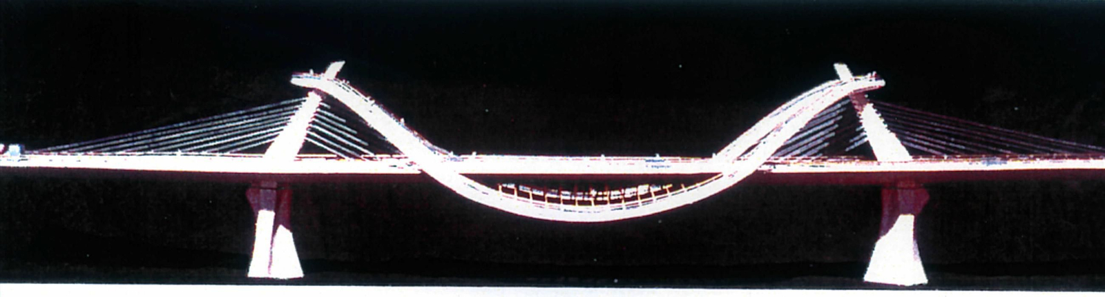 La construcción del emblemático Puente del Milenio hace 25 años cambiaba el skyline de Ourense, en fotos