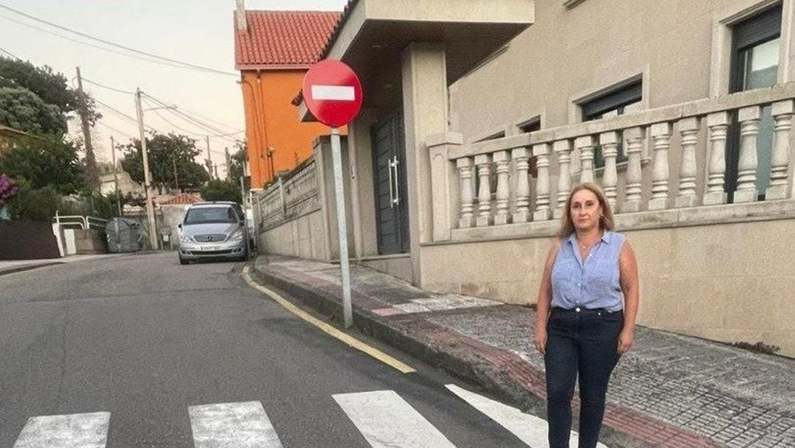 Imagen de María José Pino en la rúa Bouzavella.