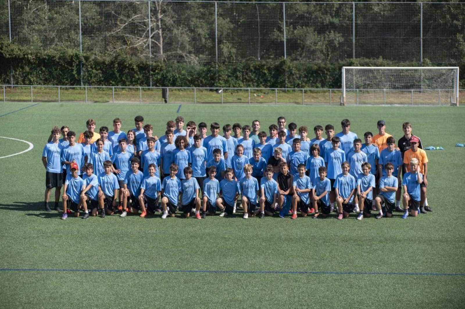 Los participantes en el Campus Sporty 2026, en el campo Luis Cid Carriega de O Seixo, antes de una jornada de la Sporty Kings League.