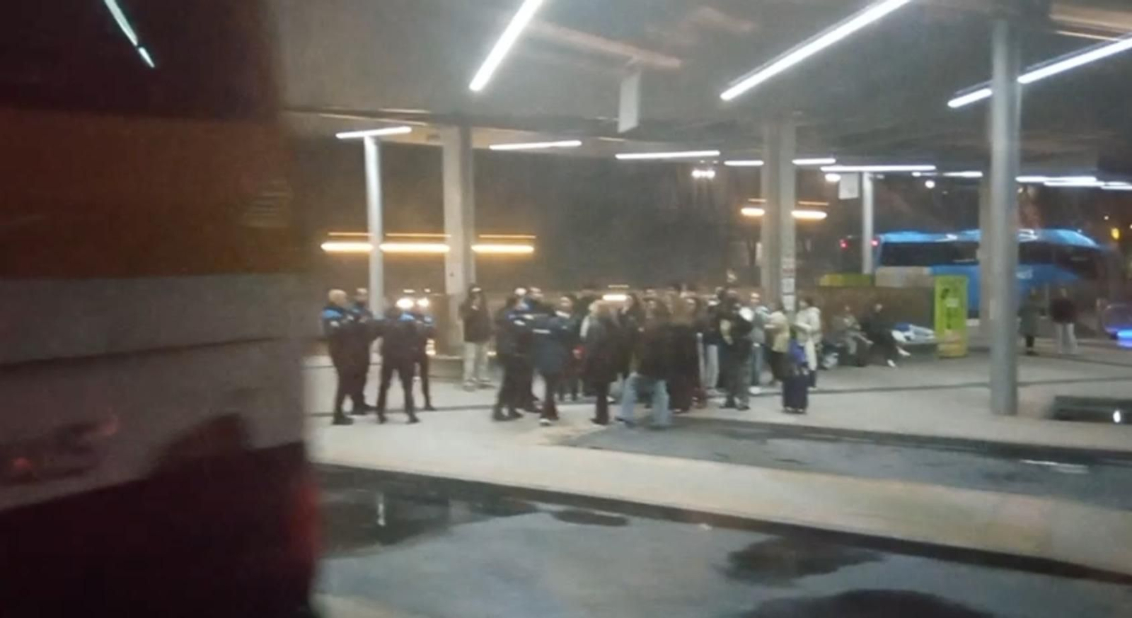 La intervención de la Policía, en la estación de autobuses.