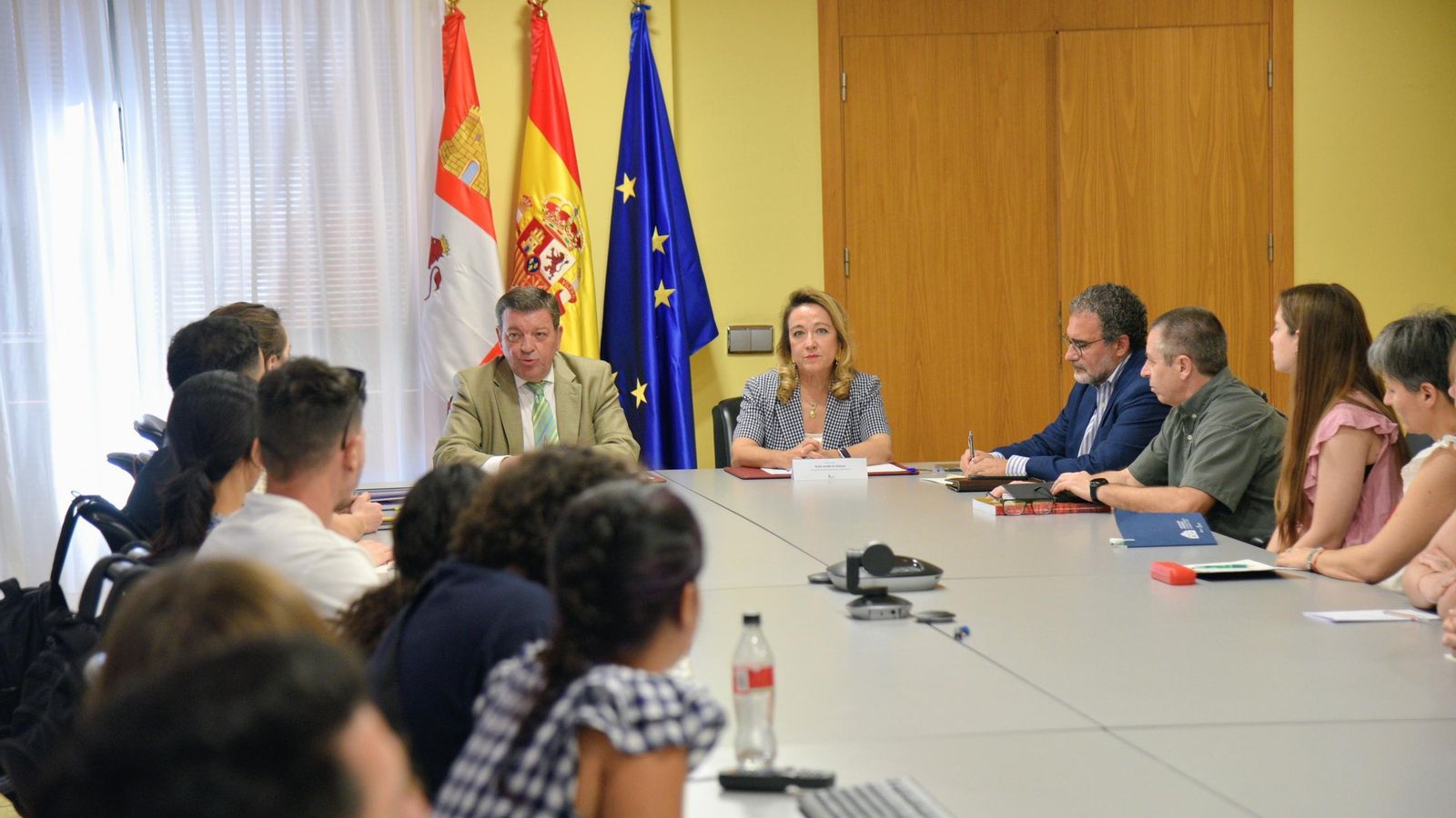Durante un encuentro con el consejero y la directora general